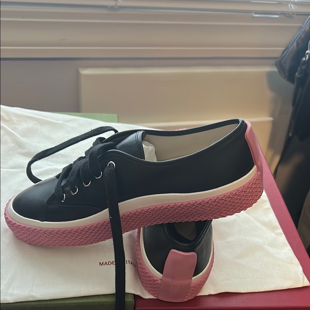 Salvatore Ferragamo luxury Black and Pink Low-Top Sneakers with leather Upper